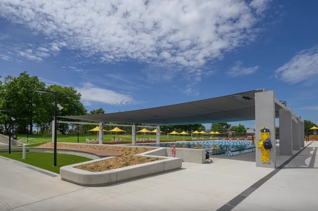 Mái che bể bơi Carnegie Memorial