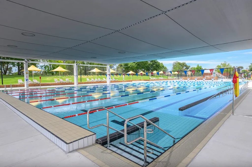 Mái che bể bơi Carnegie Memorial