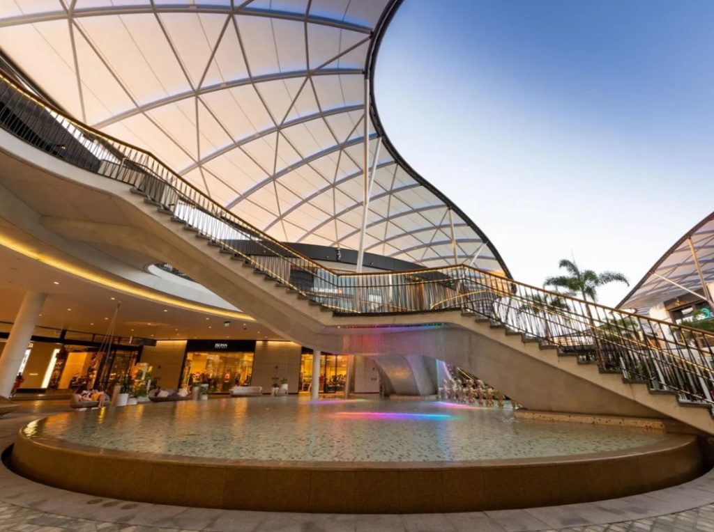 Mái nhà khu nghỉ dưỡng Pacific Fair