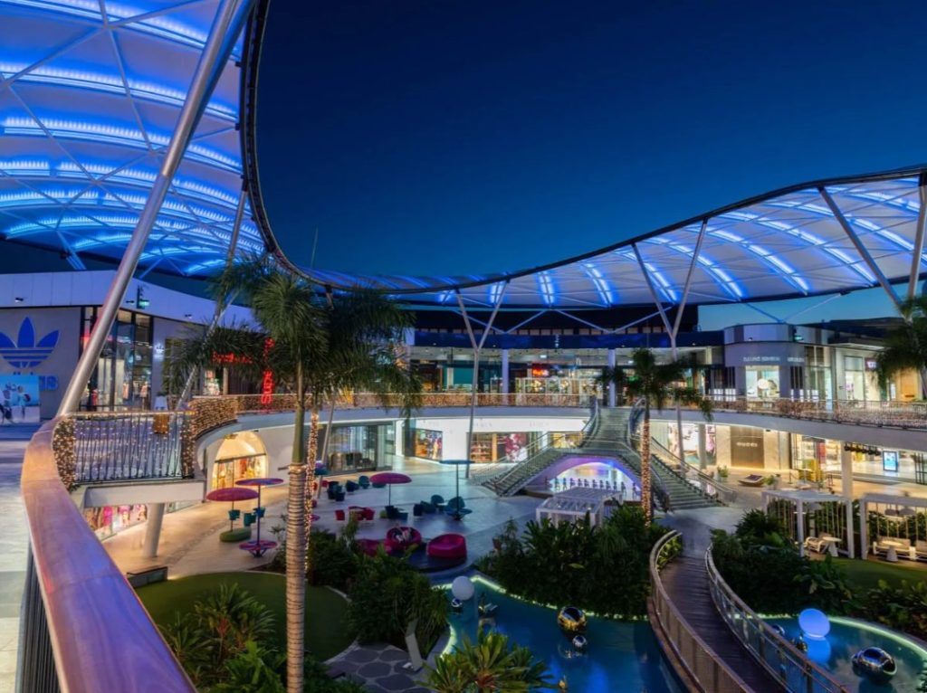Mái nhà khu nghỉ dưỡng Pacific Fair