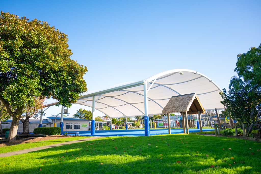 Tổ hợp mái che trường học