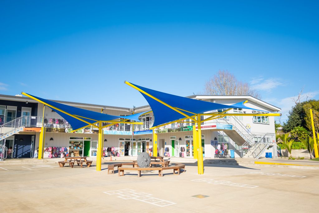 Tổ hợp mái che trường học