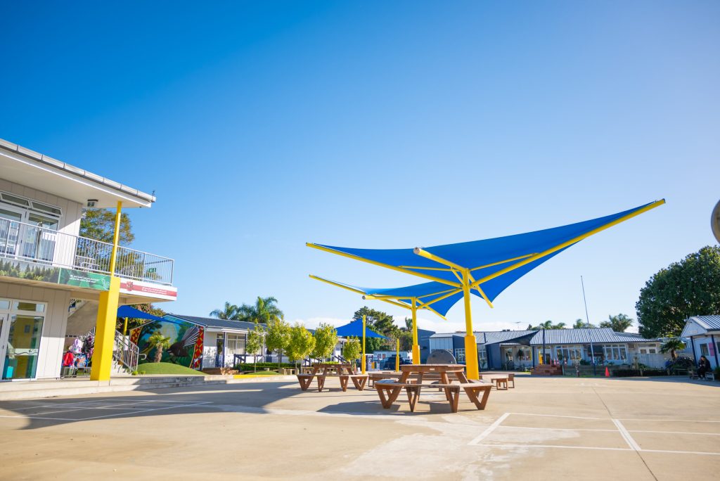 Tổ hợp mái che trường học