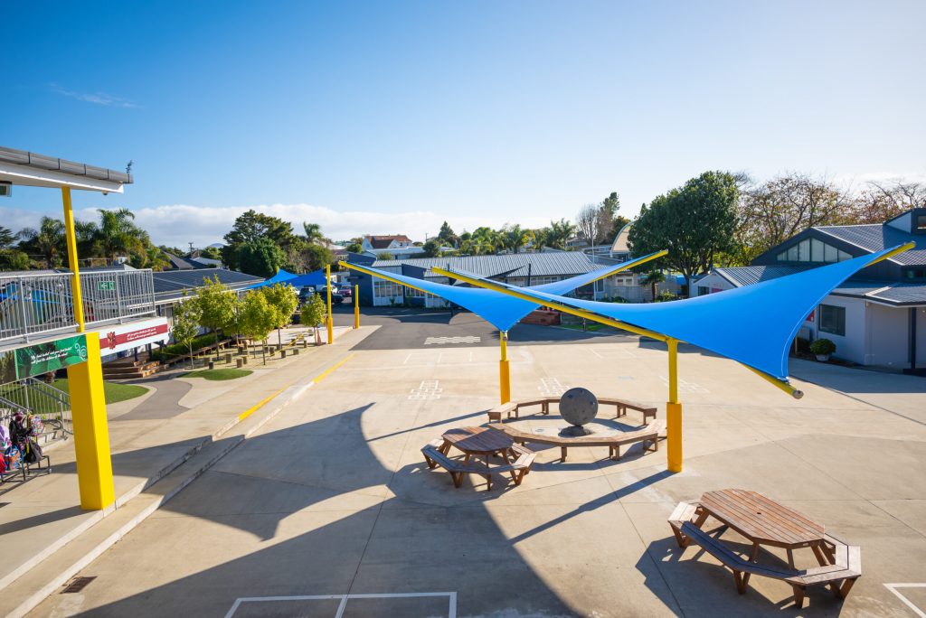 Tổ hợp mái che trường học