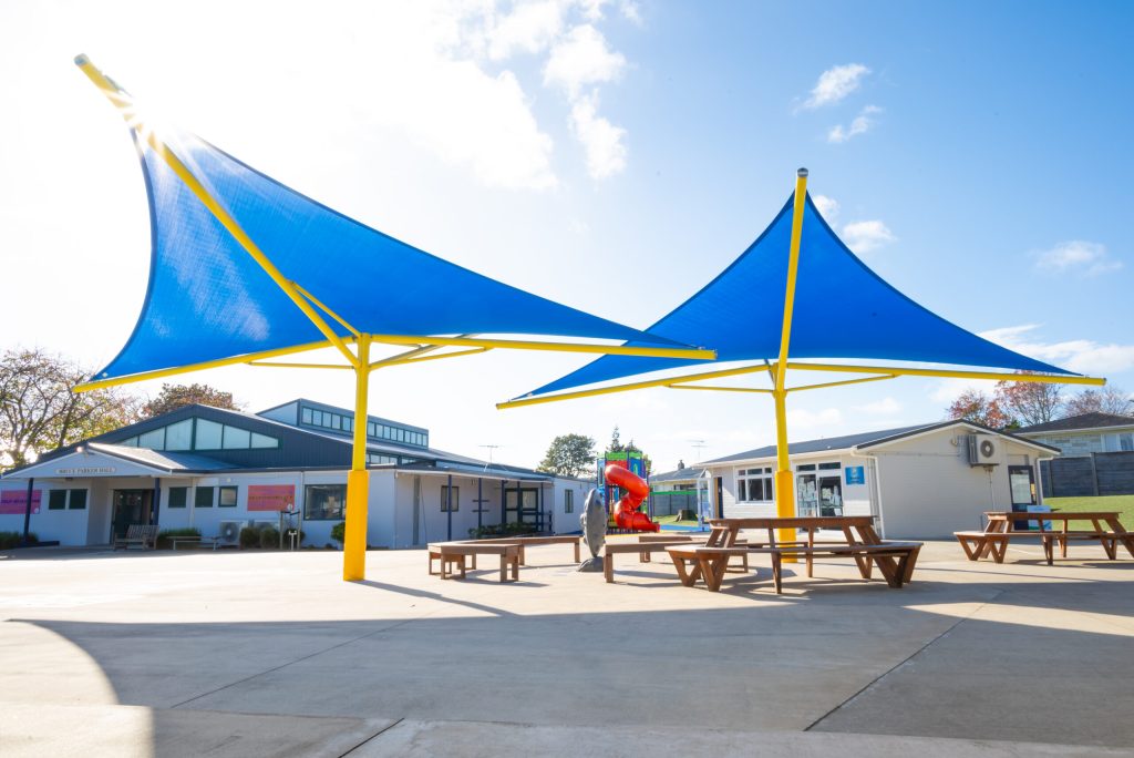 Tổ hợp mái che trường học